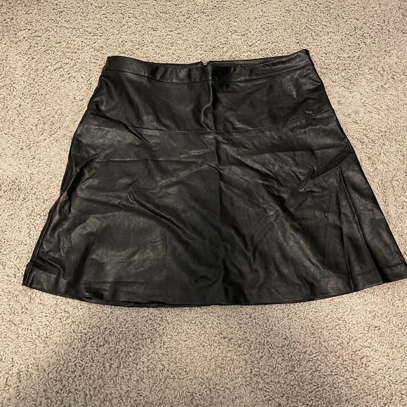 Reitmans faux leather a-line skirt - Picture 2 of 2